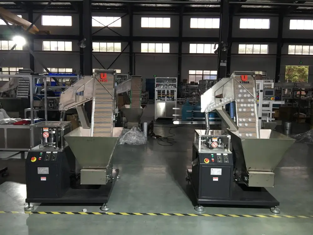 New Style High Speed Full Automatic Plastic Cap Slitting Folding Machine with Heater for Cutting Cap