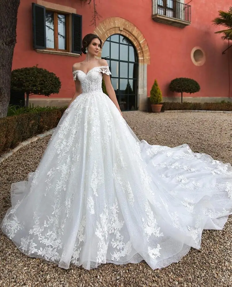 lace wedding dress sweetheart neckline