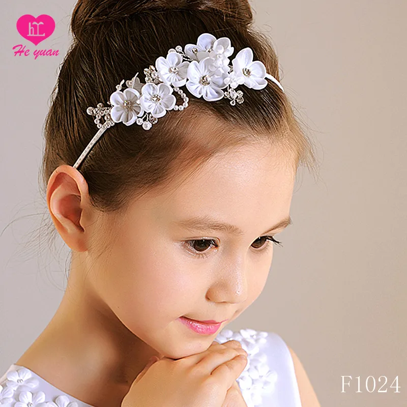 Свадебная повязка на голову из органзы с цветами и жемчугом