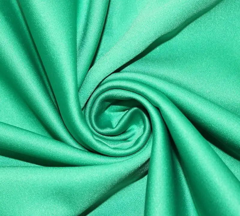Engrossalg av 100 % polyester satengvevd mikrofiber ferskenskinn for shorts