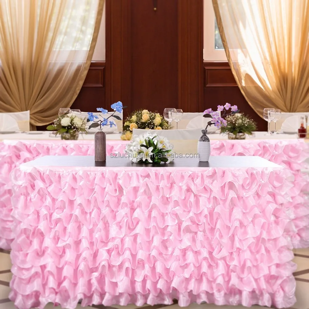 Украшение свадебного стола тканью