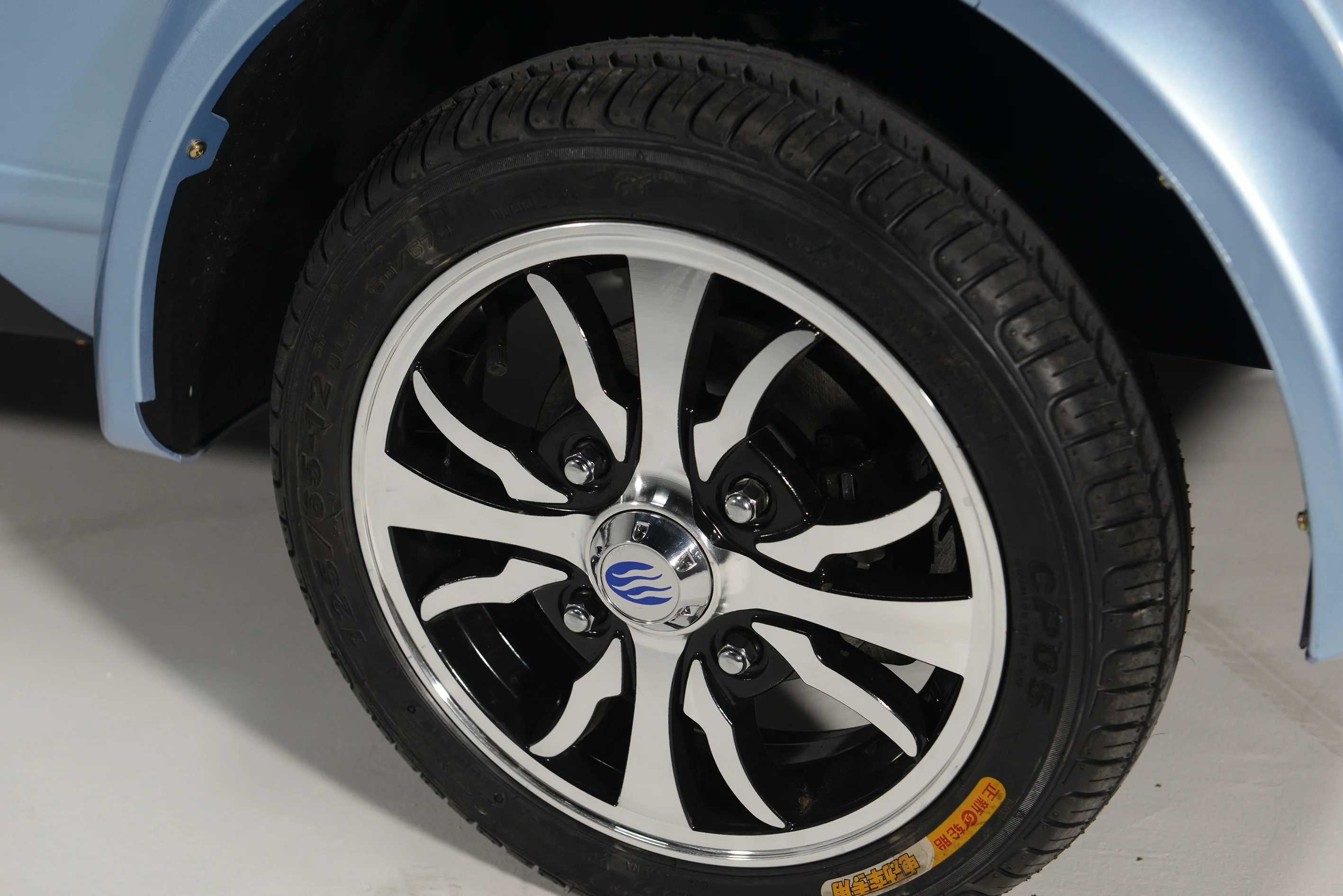 Runhorse J2 4 колеса электрический автомобиль для европейского рынка с EC EEC