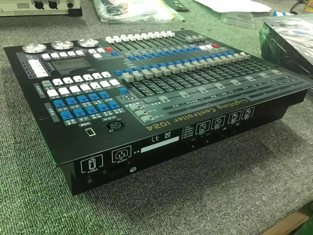照明舞台機材Phantom 1024 ライティングコントローラー　※ジャンク品 CODE(コード) Phantom 1024 ライティングコンソール 激安価格