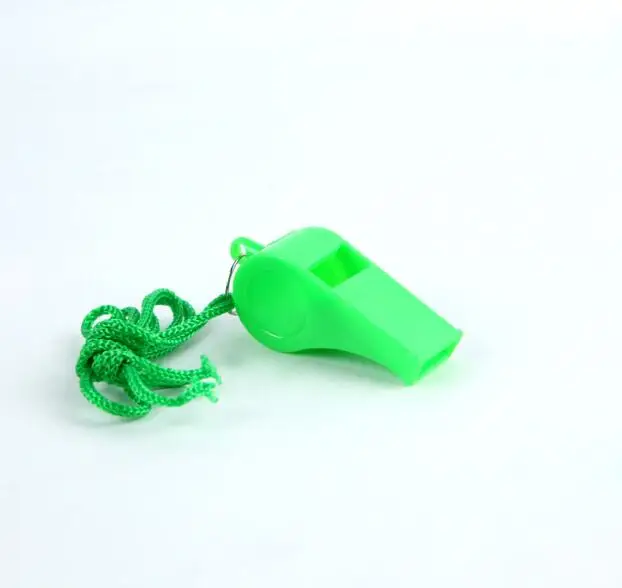 Дешевый пластиковый игрушечный свисток