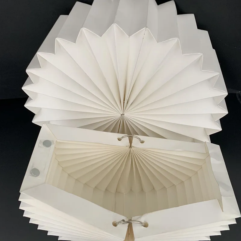 Location Lampe à Poser Avec Abat Jour Rouge Plissé 126 Events Paris