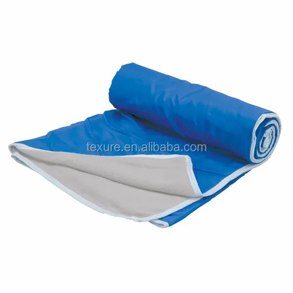 Multipurposes Rolled up Waterproof Windproof Stadium Blanket For