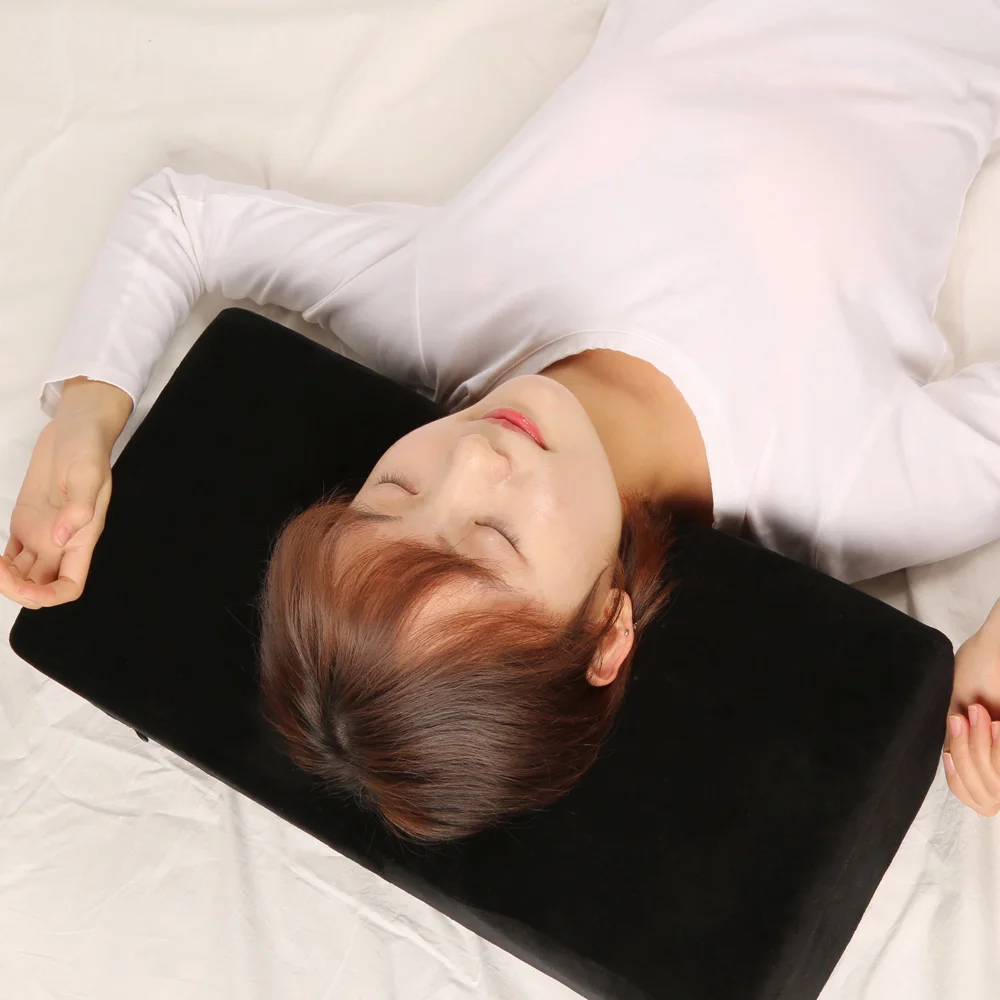 contour lash pillow