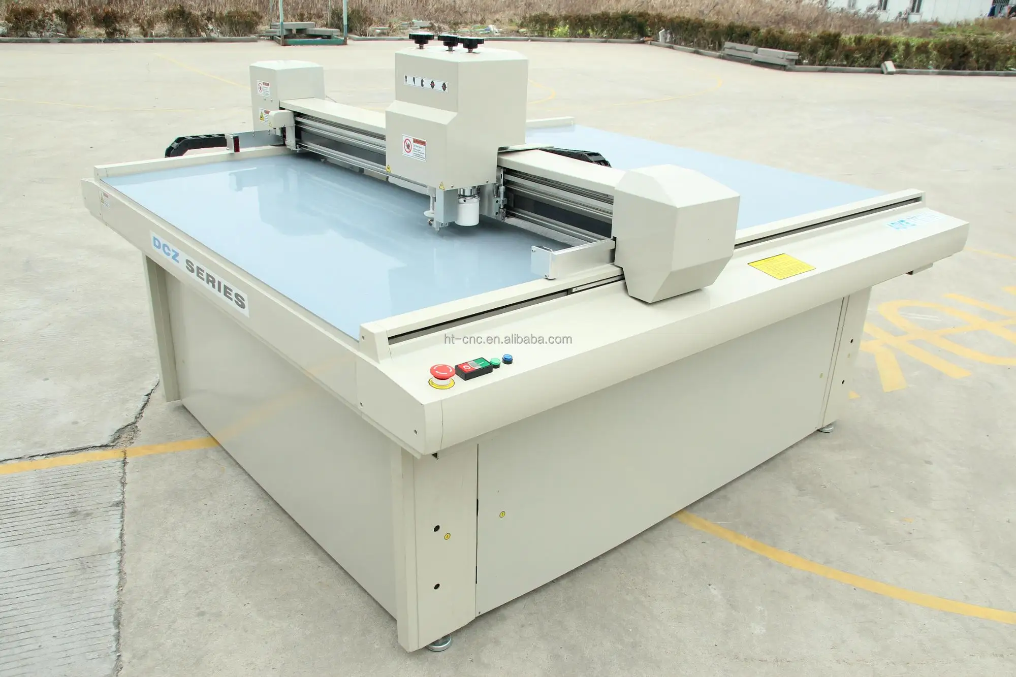 Oscillating Knife Corrugated Box Cutting Table