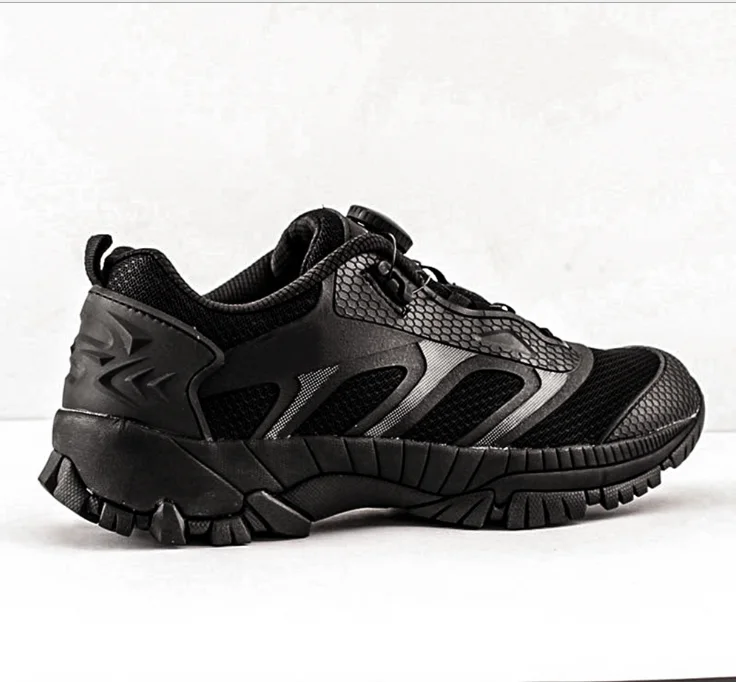 steel sports shoes