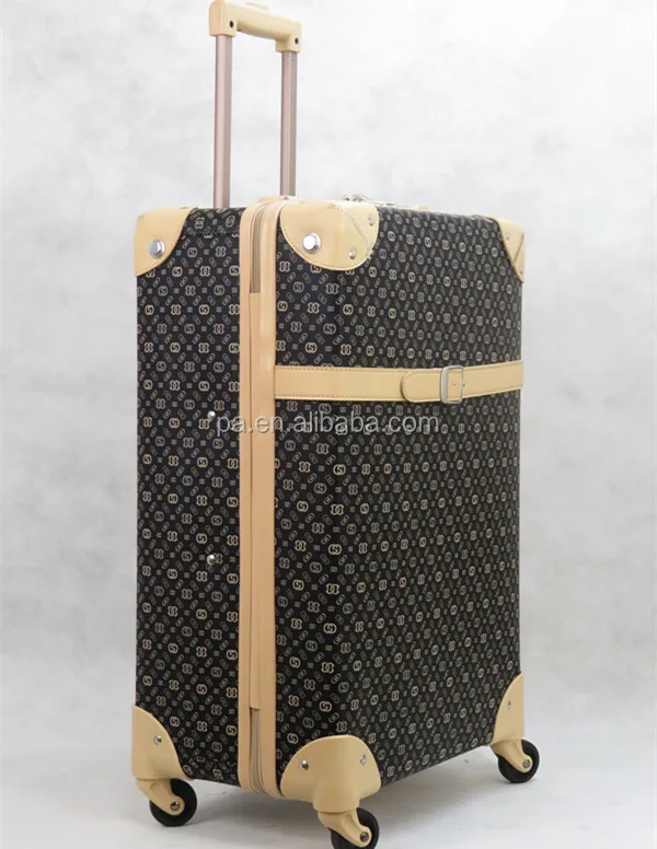 Source fashion style pp pvc material vintage luggage with 4