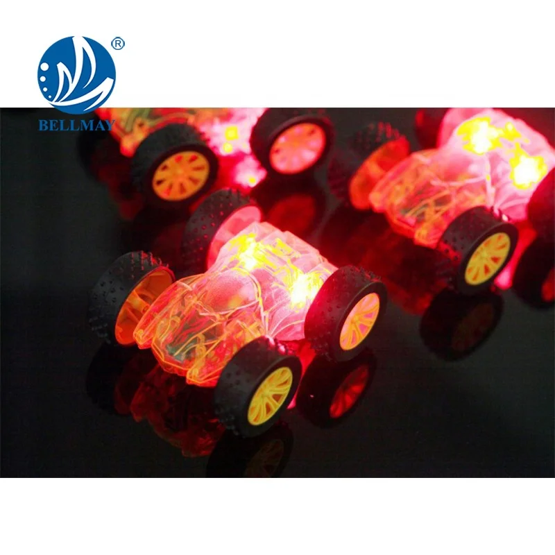 Bemay игрушка 360 прокатки батарея включает в себя двухсторонний инерции каскадер машина трения светодиодный свет для автомобиля