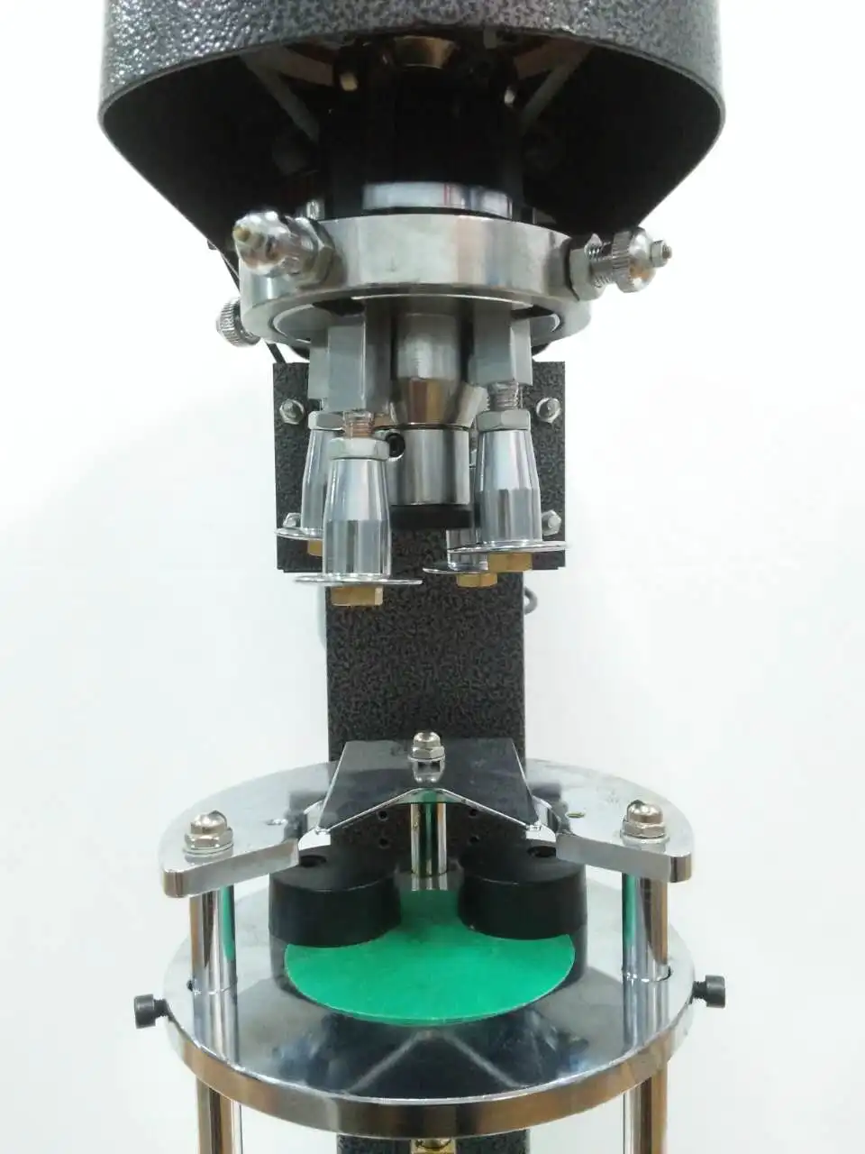 
Полуавтоматическая машина для укупорки спиртовых/винных бутылок/пробковых бутылок 