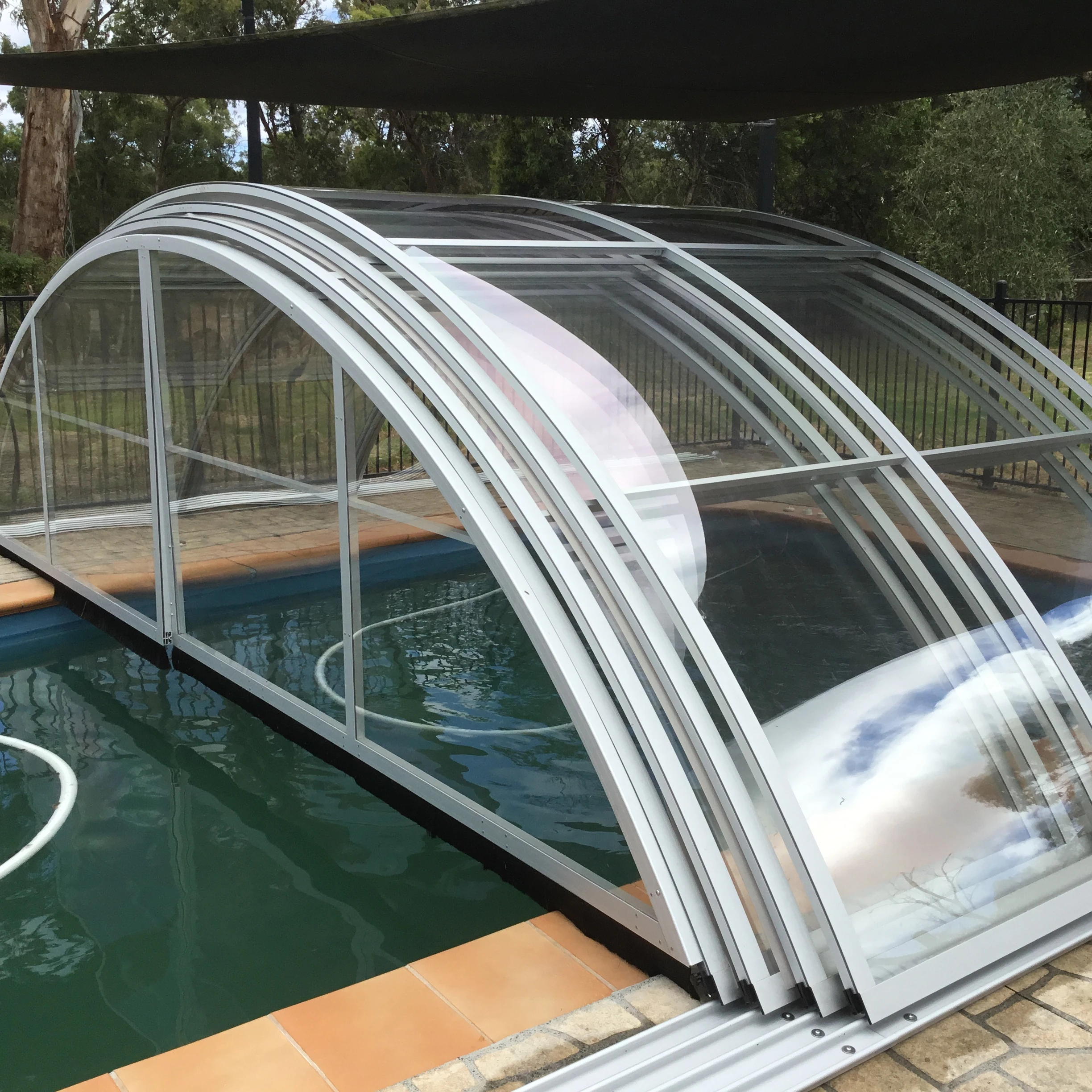 硬铝游泳池围栏冬季