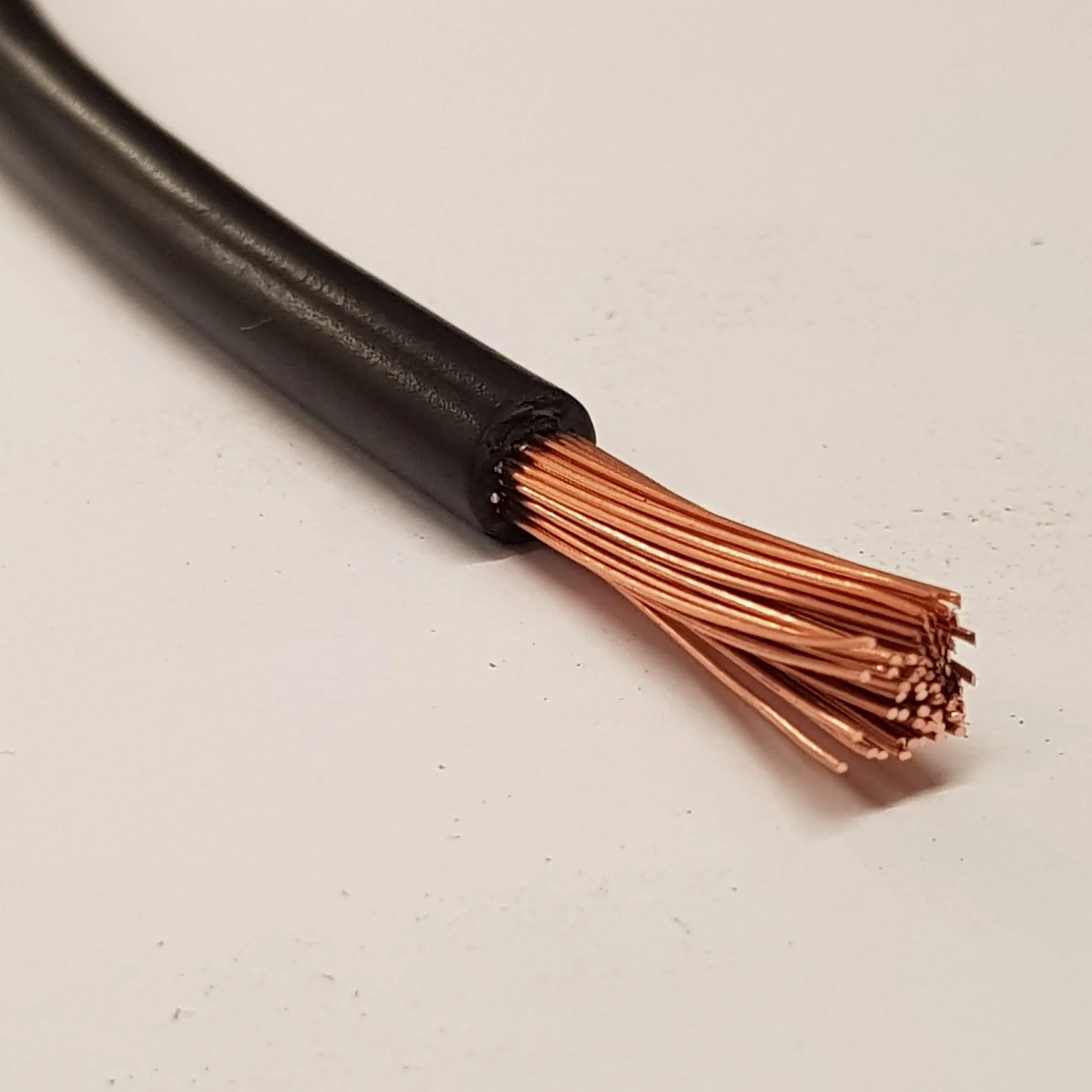 Кабели одножильные купить. Провод/wire h07v-k 1g6 мм2. 1.5 Mm2 провод. Кабель 10 мм2 гибкий одножильный. Cable h07v-k 2.5mm.