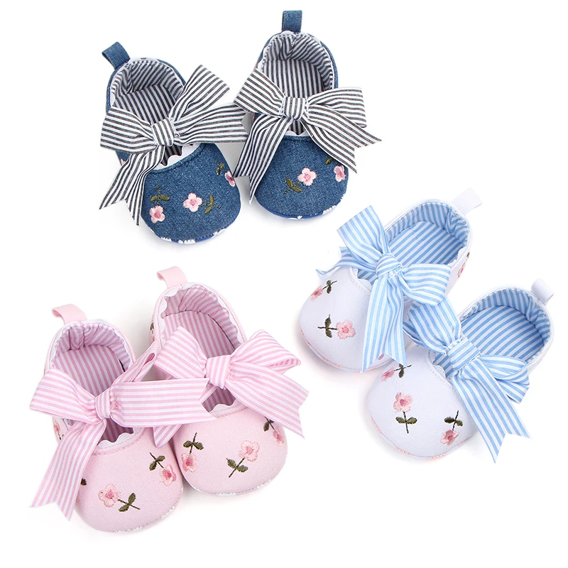 Hot selling flower embroidery soft cotton newborn baby girl shoes