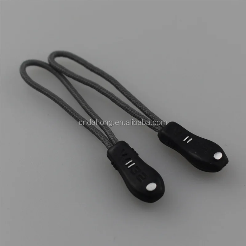 black rubber bolsa