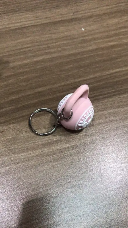 Брелок CrossFit для фитнеса розовый цвет pantone индивидуальный 3D брелок kettlebell из мягкого ПВХ резины силикона