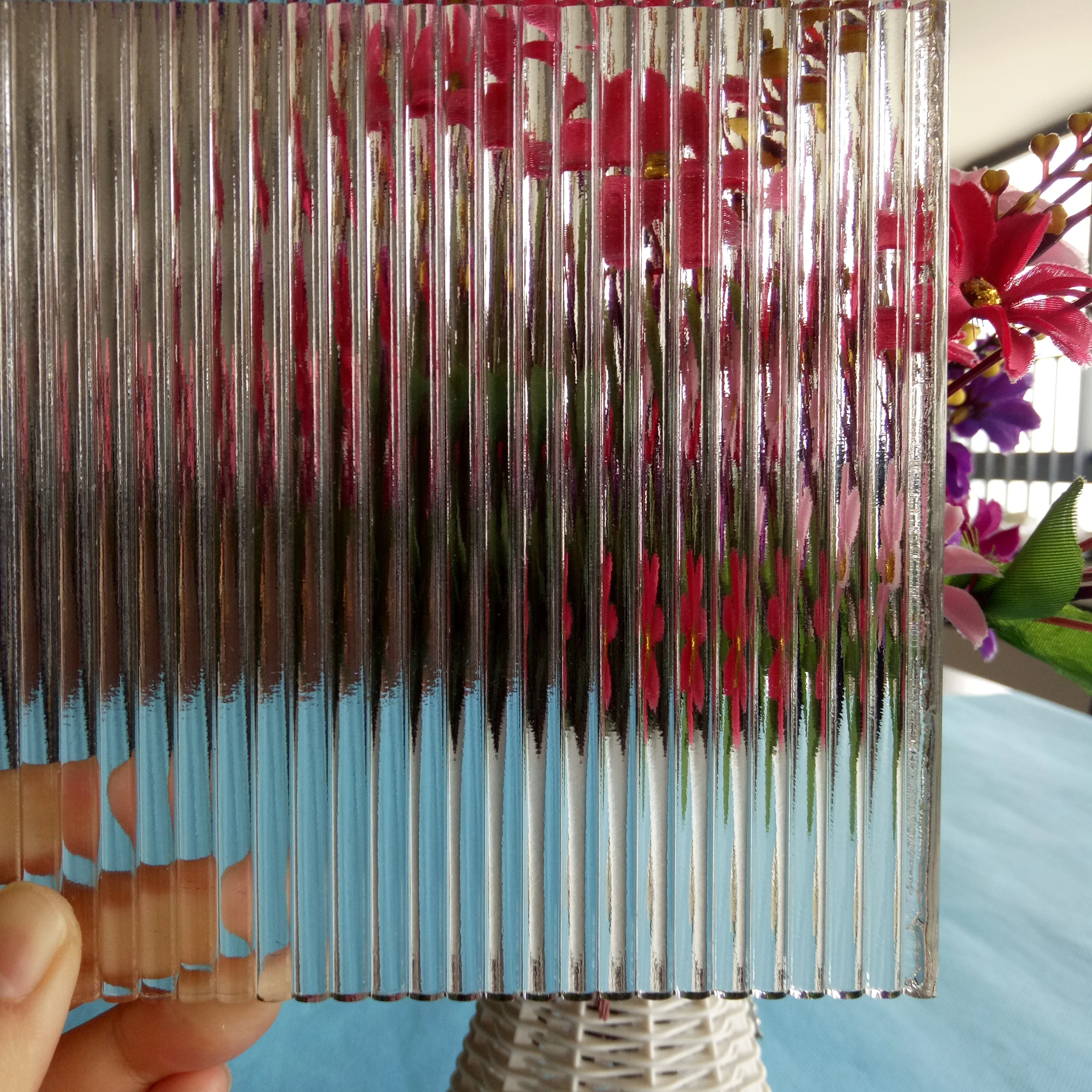 Reeded Pattern Glass Fluted Patterned Figured Glass for Partition Ribbed Pattern Glass Shower Room Divider