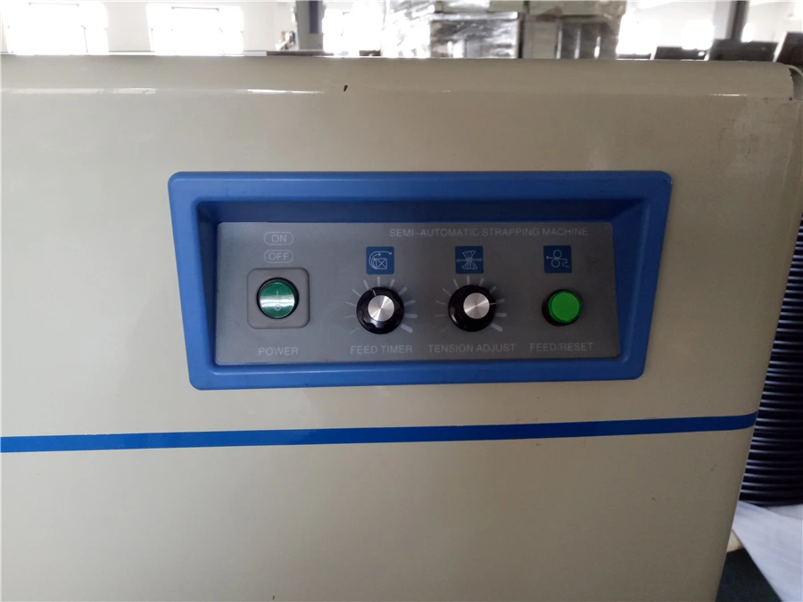 SM06T Semi Automatic Carton Box Binding Machine Strapping Bundling Machine