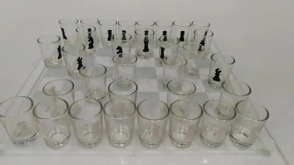 35*35cm Large Size and 32 Chess Pieces Drinking Game Wine Glass Chess