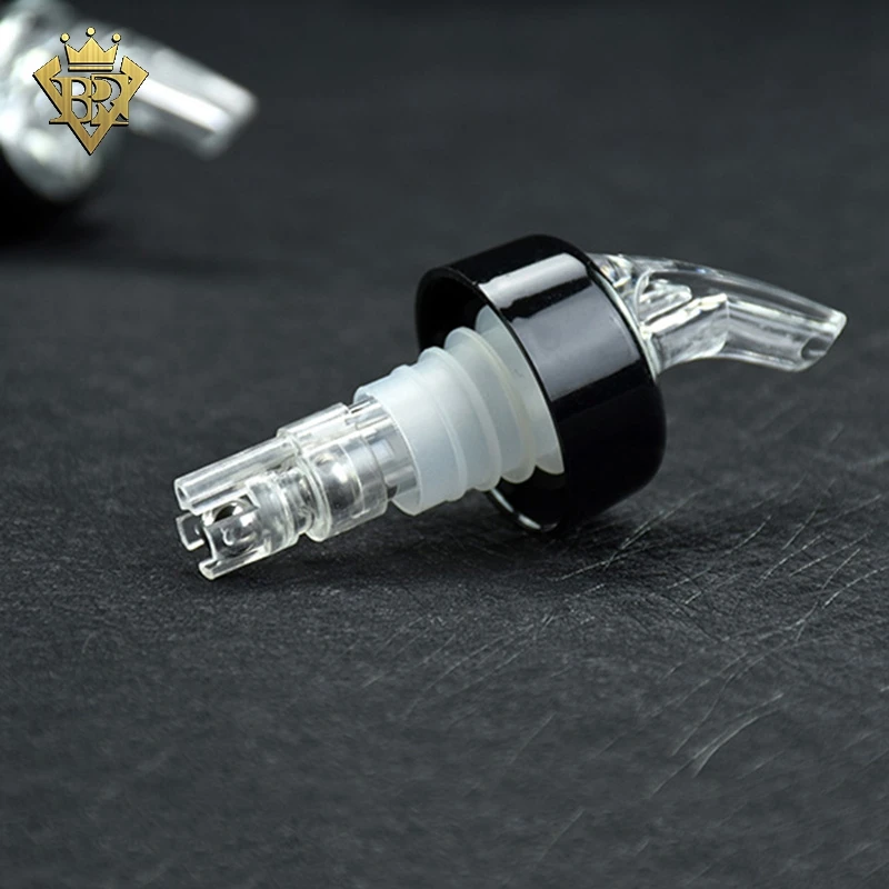 Plastic Wine Measured Pourer with 10ml 20ml 30ml Capacity