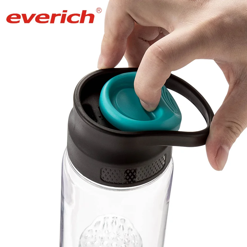 Пластиковая бутылка для воды с инфузером для фруктов