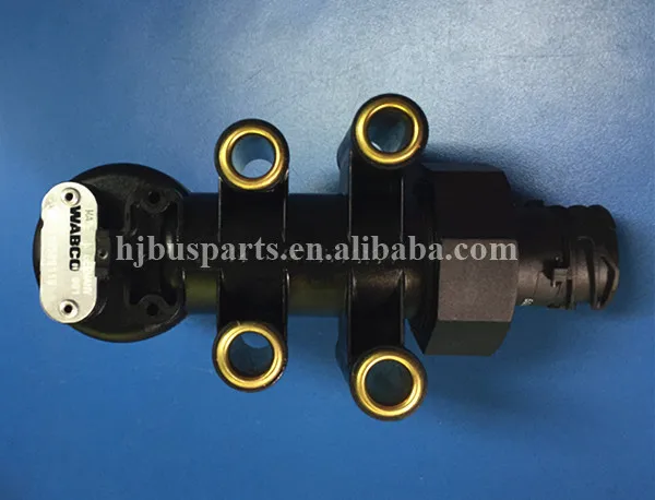 Coach Bus Parts Level Valve 4410500110 Leveling Valve China Auto Part