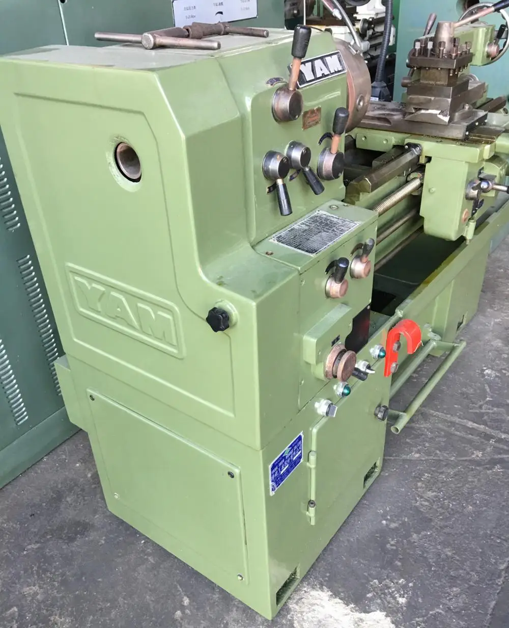 Used Universal Taiwan Yangiron Lathe Ben Length 1000mm