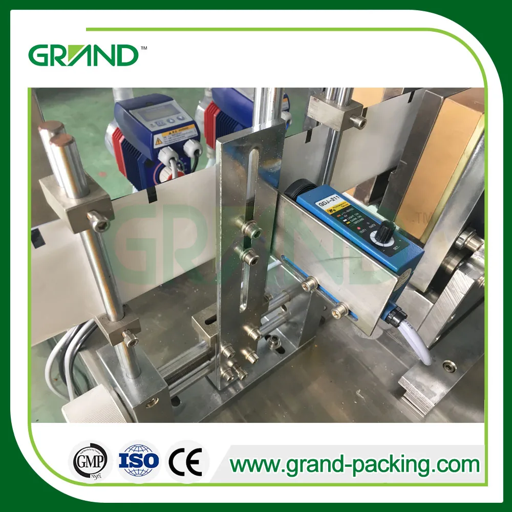 
 Автоматическая упаковочная машина с одной саше для влажных салфеток/спиртовой тампон/влажных салфеток  