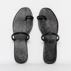 Сандалии женские на плоской подошве серебристые блестящие без застежки с кристаллами вырезами уличные шлепанцы для отдыха