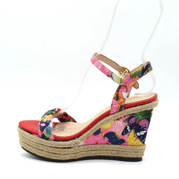 Sandal Wedge Bunga Yang Indah Untuk 