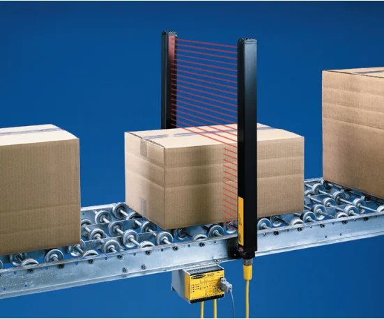 motion detector measuring light curtain set presence