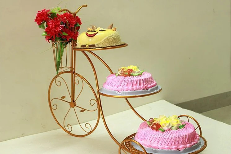 European Style Bicycle Cake Stand, Iron Cake Display Stand with 3 Round  Serving Platters, Used for Wedding and Cake Shop Decoration, Gold or White,  3 Sizes : Amazon.ca: Home