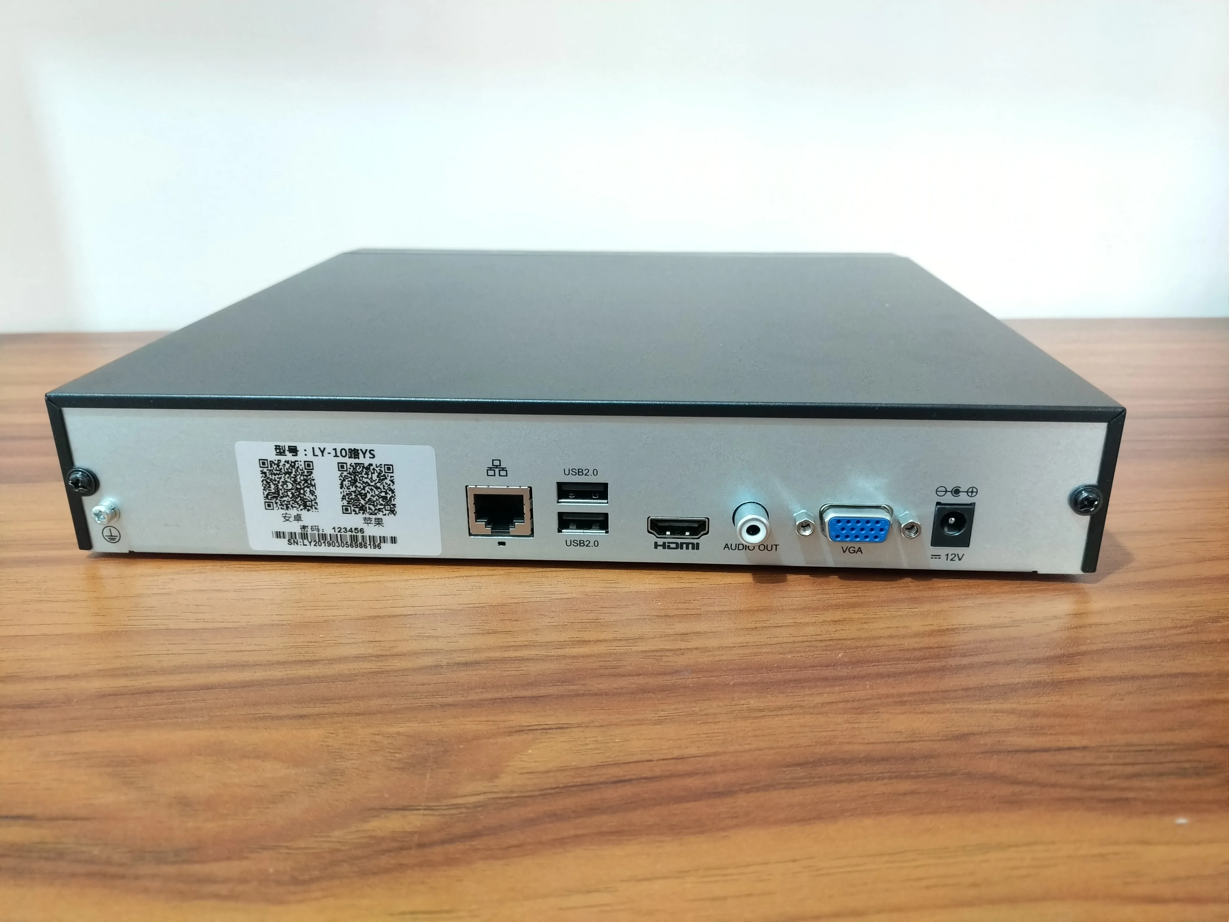 Factory Promotion 8ch CCTV Nvr with Embedded Plug and Play Support POE IP Camera