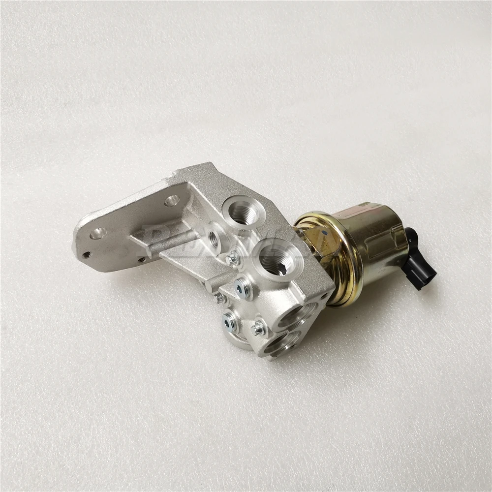 Cummins 6CT8.3 QSC8.3 24V Fuel Transfer Pump With Support 3964387 