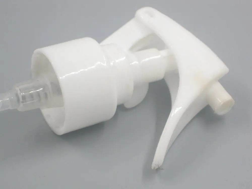 
Черная гладкая боковая пластиковая распылительная головка 24-410 