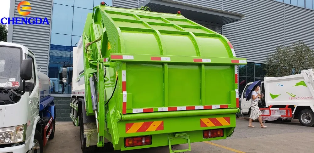 Made in China 4x2 Light Garbage Compactor Truck