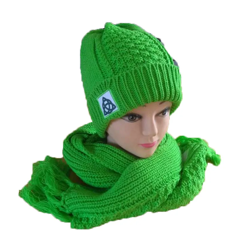 Зимняя шапка на заказ дизайнерская вышитая теплая с логотипом и шарфом комплект вязаной шапки