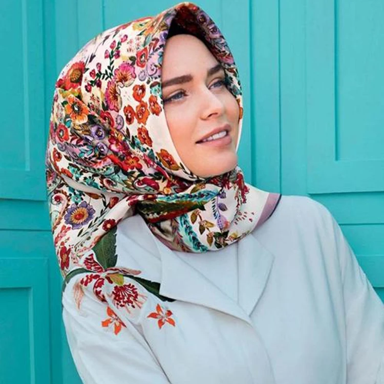 Турчанка в платке. Женщины турчанки. Мусульманские платки. Турчанка в платке. Турецкий платок для женщин.