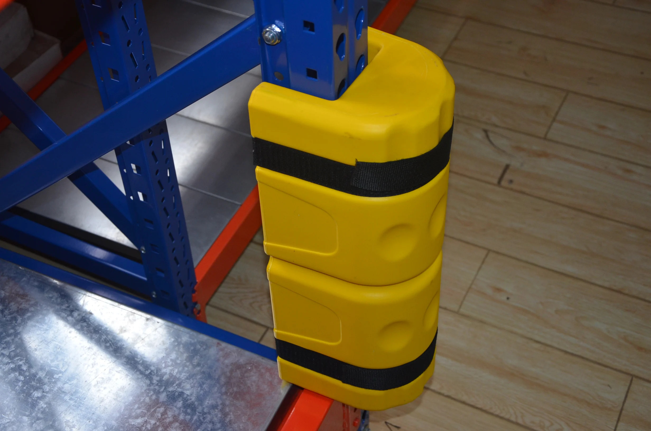 HDPE Plastic Upright Guard Protector Reducing Crash to Ensure Safety of Columns on Stacking Racks & Shelves