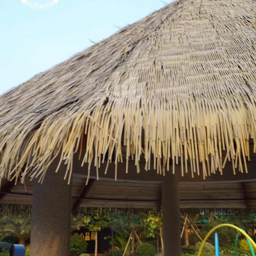 Palm Thatch Runner Roll Simulation Thatch Plastic Thatch Tile Fake Straw Natural Roof Decoration,Fireproof Plastic Straw Roof Decoration PVC Wooden House Pavilion