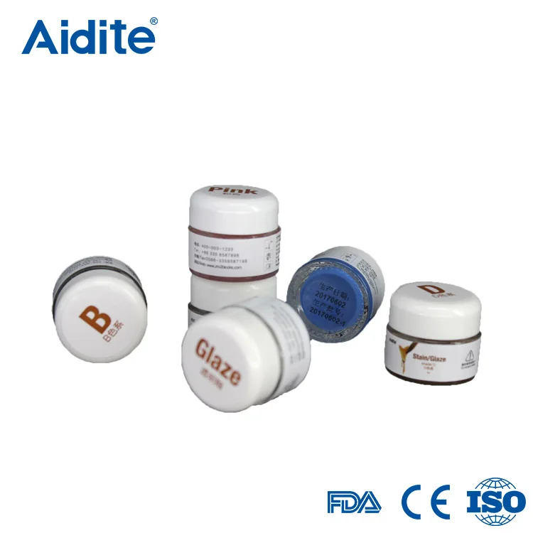 
 Удобная в использовании паста для удаления пятен и остекления зубов  