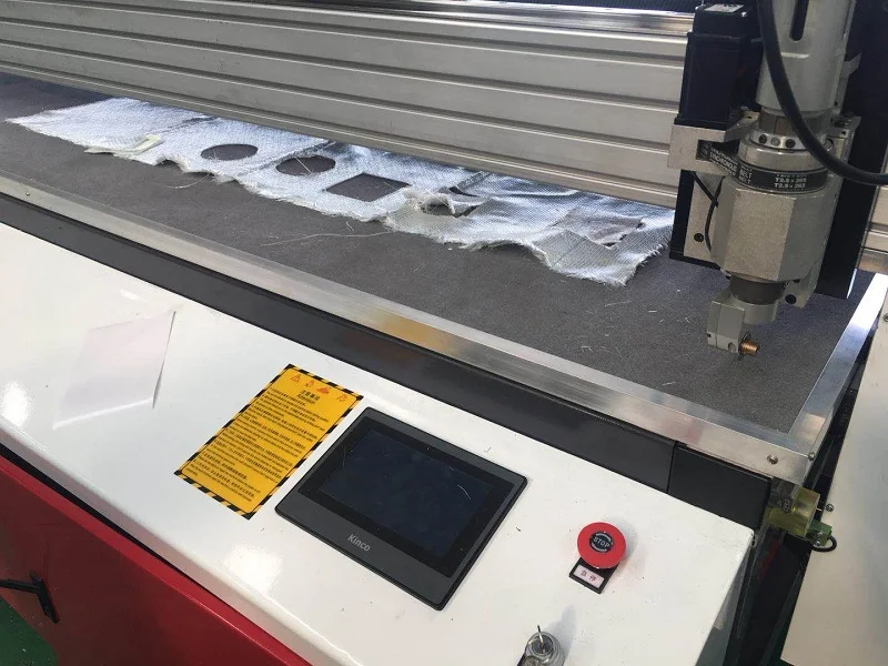 Нож для резки ткани Jinan 1600*2500 мм с автоматической