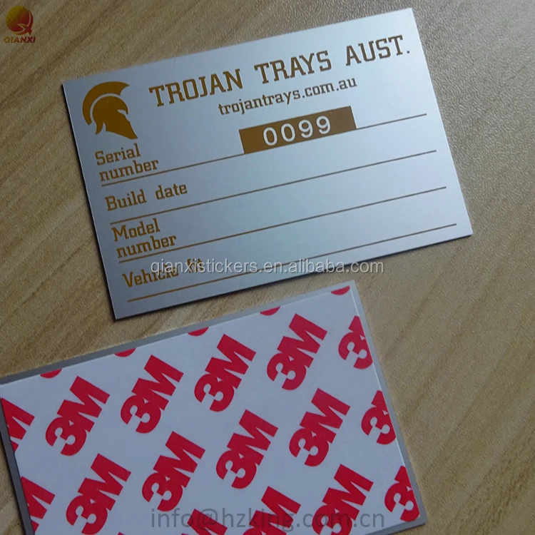 Серебристые матовые металлические алюминиевые этикетки 0,5 мм с лазерной маркировкой и 2 отверстиями