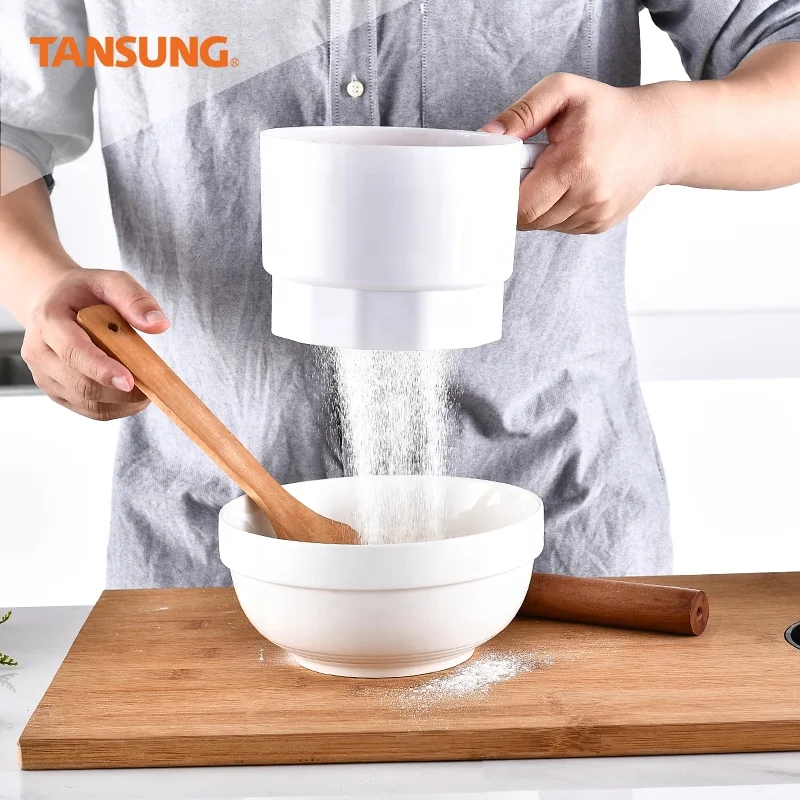 Wholesale Factory Kitchen Baking Tool Plastic Battery Operated Electric Flour Sieves