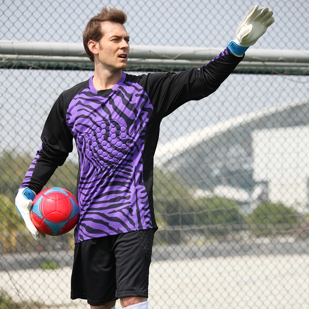 purple goalkeeper jersey