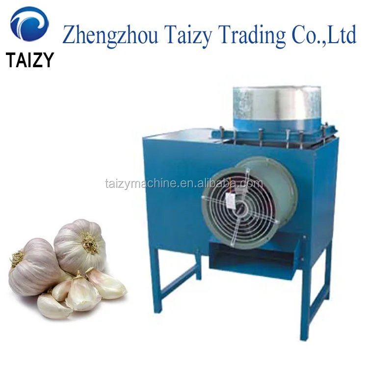 Garlic clove separating machine for breaking garlic bulb