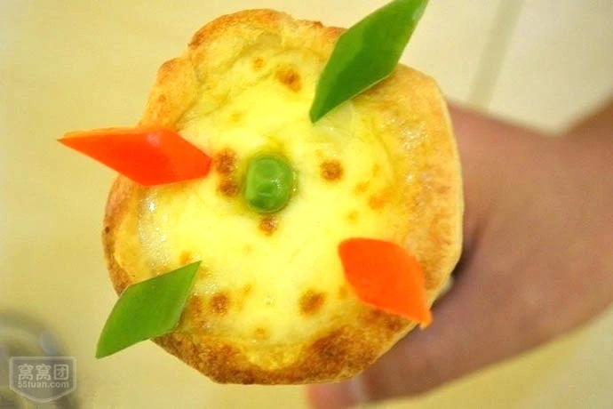 2025 Umbrella Pizza Cone Maker with 3 Cones Pizza Cone Warmer Showcase Pizza Oven Making Equipment