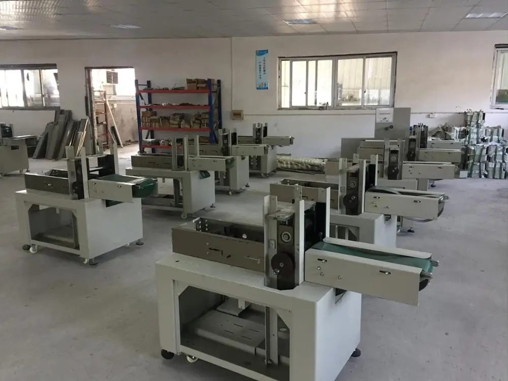 KD-350 Automatic Flow Pillow Packing Machine for Sugar Noddle Cookie Apparels Chemicals Commodity Textiles Plastic Film Motor