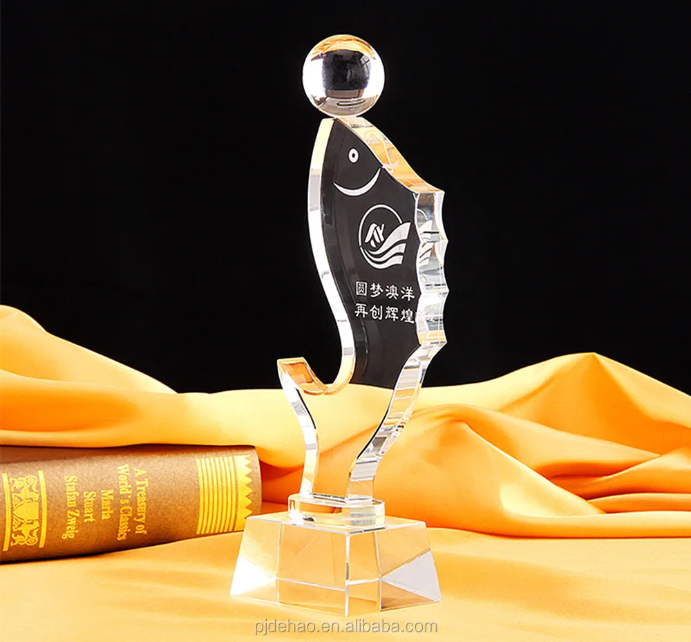 
 Новый дизайн 2017, красивый хрустальный трофей в форме бриллианта  